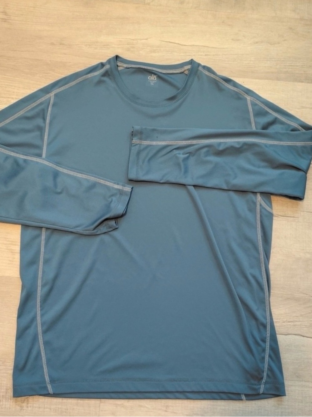 SOLDALO Yoga Men’s Long Sleeve Swim Rash Guard in Slate Blue with Contrast Stitc - Picture 3 of 6